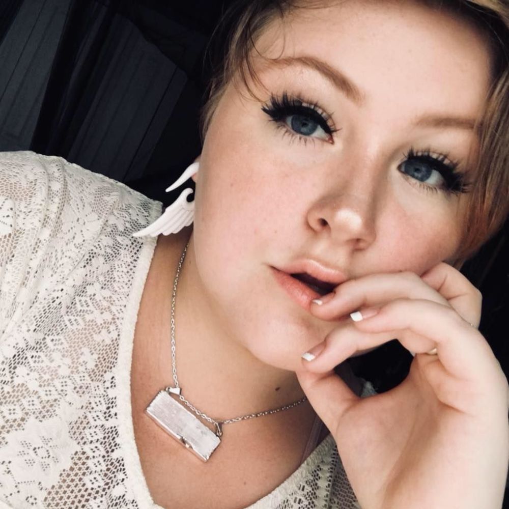 Meet your Posher, Courtney